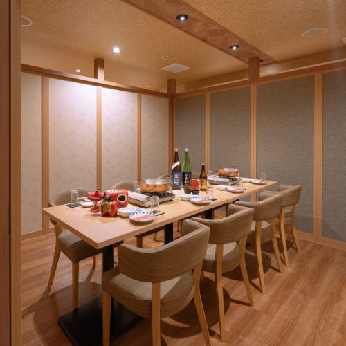 <p>【個室2名様~OK♪】新しくなった宴会スペースは、なんと個室対応!少人数での宴会や女子会にもぴったり♪平日はお得な飲み放題コースもご用意しております♪各種宴会ご予約お待ちしております!</p>