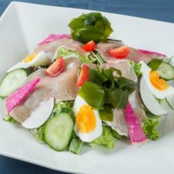 凱薩沙拉佐生火腿煮蛋