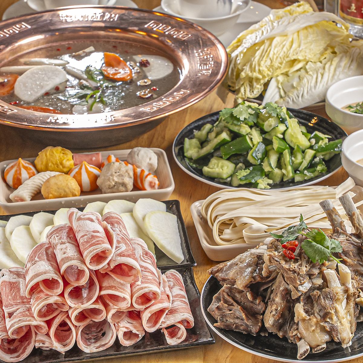 本場中国のラム肉料理を中心としたコースは宴会にオススメ！