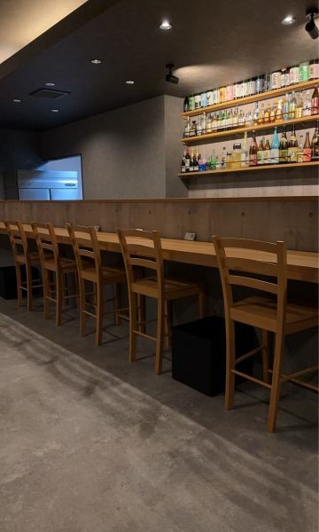 【カウンター◆】お1人様からでも大歓迎のカウンターは5席ご用意しております♪アットホームな空間づくりに取り組んでいるため、お1人様からでも安心して、心地よくお時間をお過ごしいただけます。美味しいお料理とお酒と共に貴重なひとときをお過ごしください