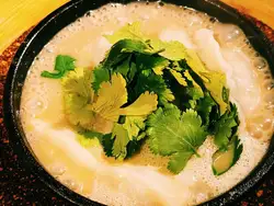 Green curry soup dumplings (5 pieces)