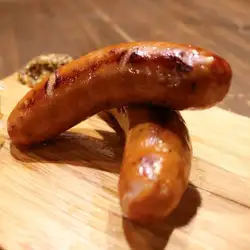 Plump and juicy smoky grilled sausages!