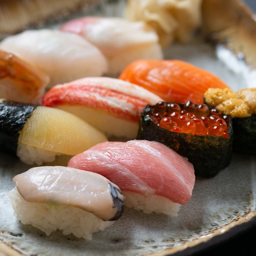 新鮮な魚を使用した職人が握る寿司を是非ご堪能あれ！