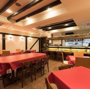 [Reservation of the store (for 16 to 40 people)] It is possible to reserve the entire restaurant for company banquets and after-parties for weddings.Suitable for 16 people or more, recommended for medium-sized banquets. It can accommodate up to 40 people seated and up to 50 people standing.Equipped with projectors and microphones that are indispensable for entertainment ◎ A red carpet is also available on the terrace, which is perfect for the entrance and exit of the bride and groom.