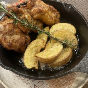鶏手羽元とじゃがいものローズマリー風