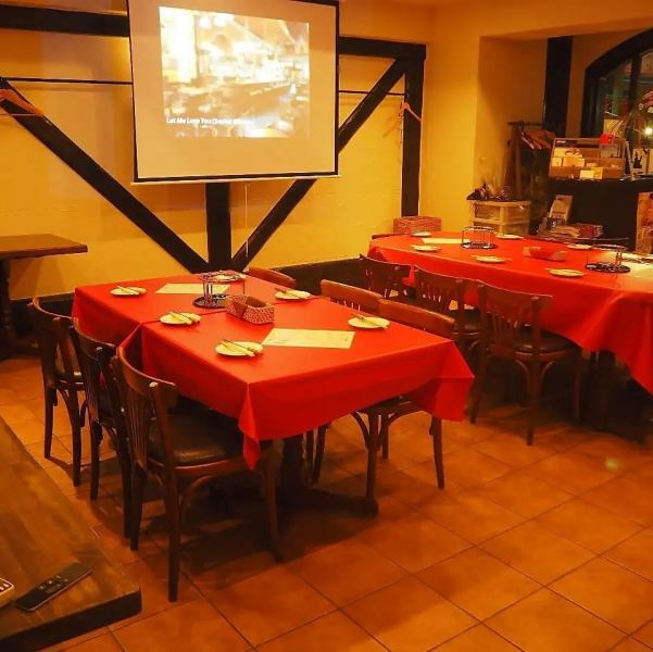 [Private Restaurant Rental (for 16 to 40 people)] The entire restaurant can be rented out for company parties, wedding after-parties, and other events.Available for groups of 16 or more, making it ideal for medium-sized banquets! Seating capacity is up to 40 people.We have projectors and microphones, essential for entertainment, and the terrace even has a red carpet, perfect for the bride and groom's entrance and exit!