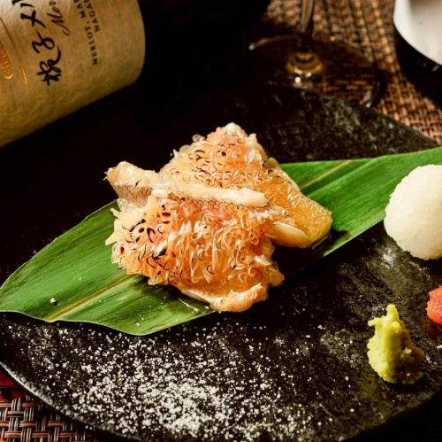 島根県産甘鯛の松笠炭炙り