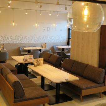 Sofa - Seats are recommended at various gatherings! Please reserve according to the number of people.Enjoy it with plenty of privacy ♪