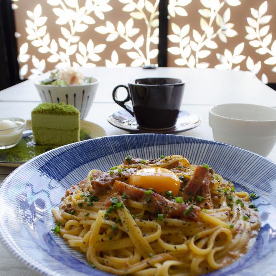 [Echikika]带有Mino器皿的面食使用各种食材充满创意的菜
