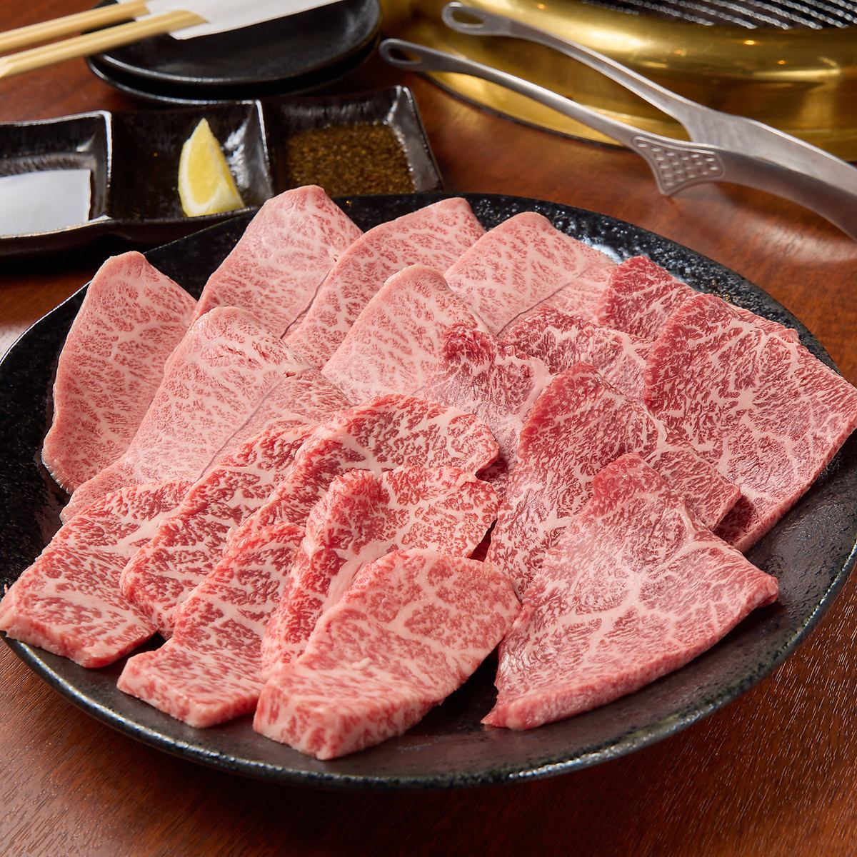 当店は厳選した雌の黒毛和牛を贅沢に使用したメニューが自慢です