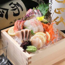 Assorted sashimi