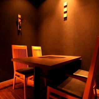 テーブル席の個室でゆっくりお食事を楽しめます！