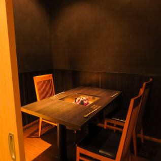 テーブル席の個室でゆっくりお食事を楽しめます！