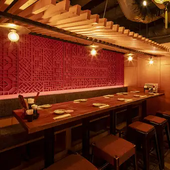 【最大10名様】お店の奥のテーブル席は、ご宴会でもお使いいただけます！