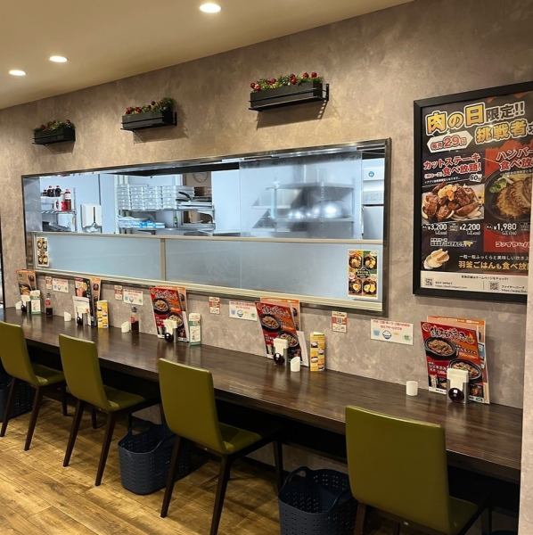 我們有吧台座位，歡迎您下班回家途中來坐坐！