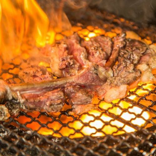 【肉厚！ジューシー！！地鶏もも炭火焼き】