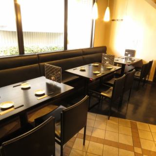 Relax on the sofa and sit at the table.We have a wide variety of sake as well as meals for everyone to enjoy! We always have about 15 types of sake! We always have about 20 to 30 types of shochu. We are a customer who order bottles and keep bottles!