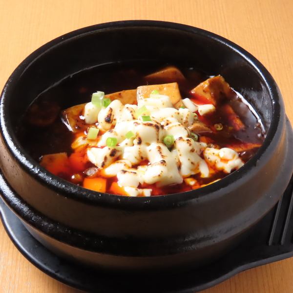 こぼれチーズ麻婆豆腐土鍋煮