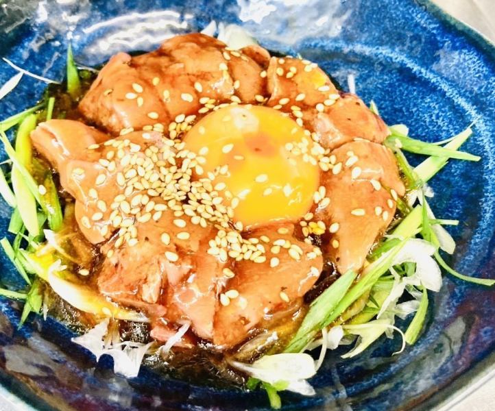 【新登場！】鶏のレバニラユッケ　968円（税込）