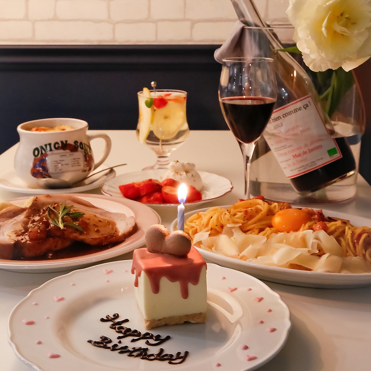 お洒落な店内でワインに合うお料理を♪人気のカフェメニューも提供可能です◎