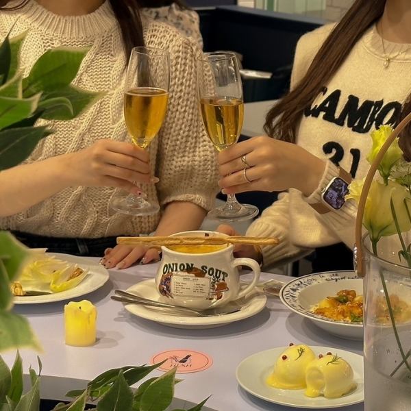 ≪デートでのご利用に是非♪≫メッセージプレート付きのアニバーサリーコースをご用意しております！お二人の特別な時間を当店でお過ごしください◎