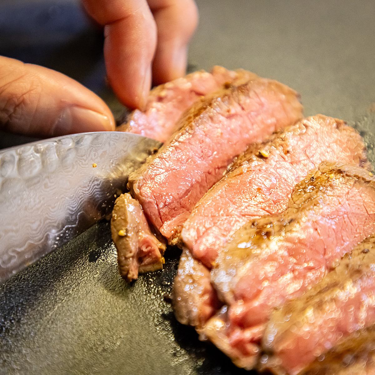 当店の自慢のローストをはじめとした肉料理をご用意しております
