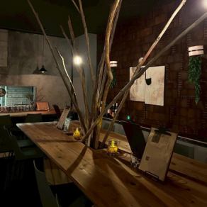 こだわりの流木のカウンターテーブル