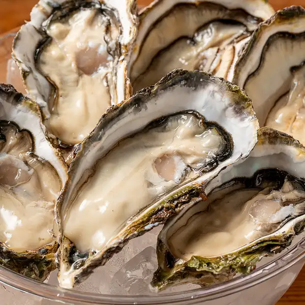 阪急梅田限定!広島県産 特大牡蠣としじみの旨味が凝縮された、贅沢な炊き肉♪