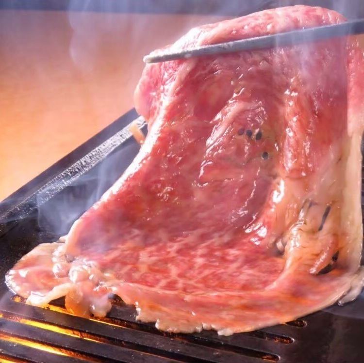 演出や目の前で焼き上げるお料理など、五感でお楽しみください！