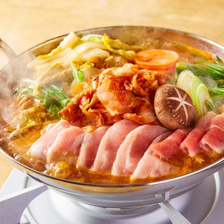 Delicious and spicy! Pork belly kimchi hotpot