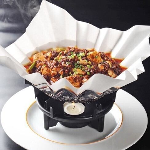 当店名物の「本場麻婆豆腐」は、本場の味に改良を加えた自信作です！