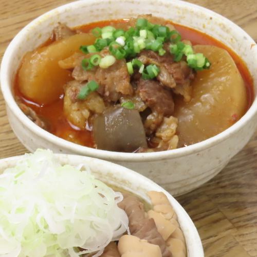 縁オリジナルピリ辛牛すじ煮込み