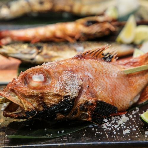 丁寧に焼き上げる原始焼き