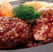 130克赤丸漢堡肉餅和切塊牛排