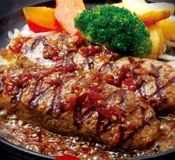 We recommend the Akamaru hamburger course made with 100% domestic black beef!