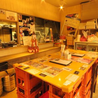 【立ちカウンター席】お一人様も多い当店ではカウンター席もご用意しております。大正駅から徒歩390秒！と好立地なので、会社終わりに一杯ゆっくり飲みたい気分の時にぴったりのお席です！