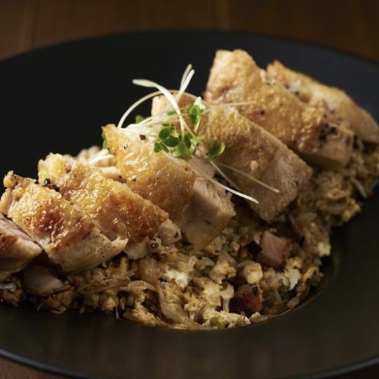 No rice used, low carbohydrate content, and full of volume!! Chicken steak fried rice◇1,300 yen (approximately 2g carbohydrates)