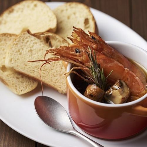 Cooked so that you can fully enjoy high-carbohydrate dishes! Shrimp and mushroom ajillo ◇ 1,000 yen