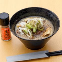 店長自慢のジャンク系 塩モツ煮込み