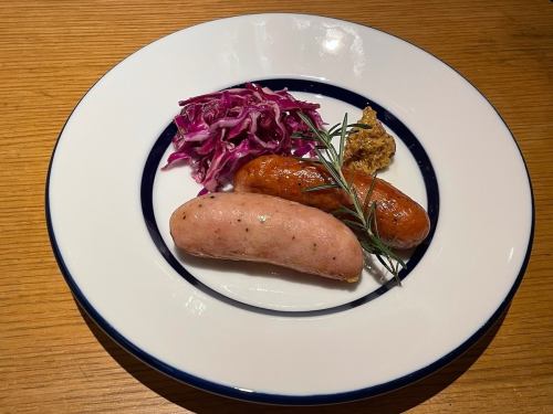 Oven-baked two kinds of sausages