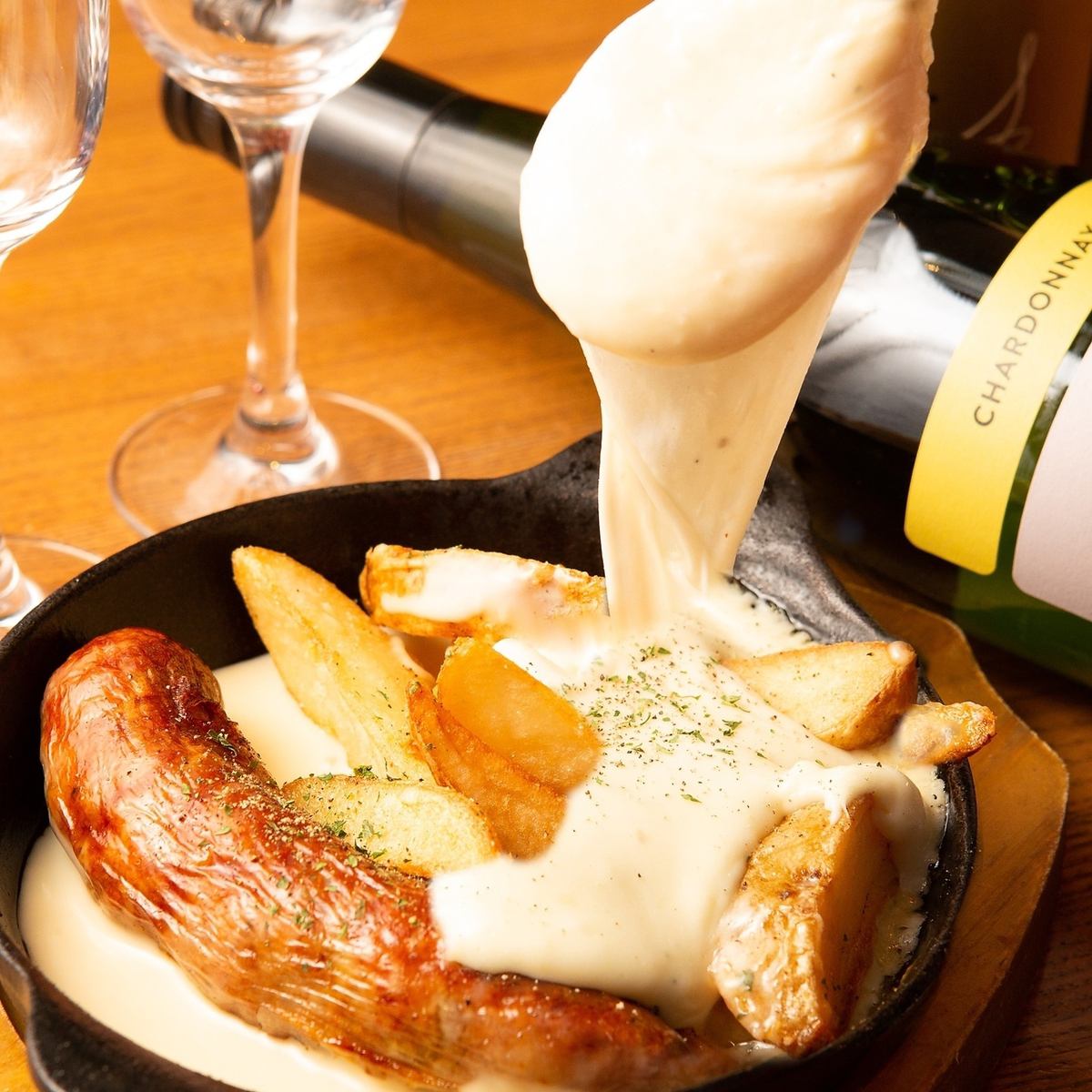 150 minutes all-you-can-drink + wine buffet with 11 dishes ⇒ 3,500 yen (tax included) ★
