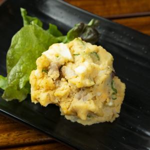 自家製燻製ベーコンのこだわりポテサラ
