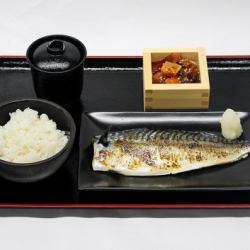 海鮮と塩サバ定食