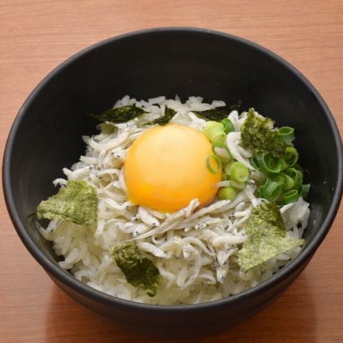 卵黄しらす丼