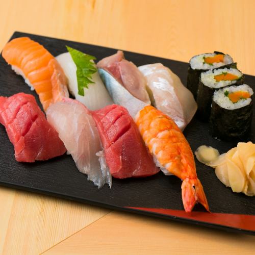 【その日のネタをお客様の目の前で握るお寿司☆】109円(税込)～