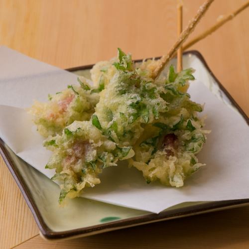 【他にもサラダや焼き物、揚げ物などの一品料理なども☆】329円(税込)～
