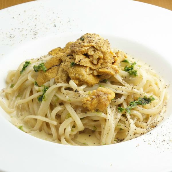 当店人気！生雲丹と青海苔のクリームパスタ