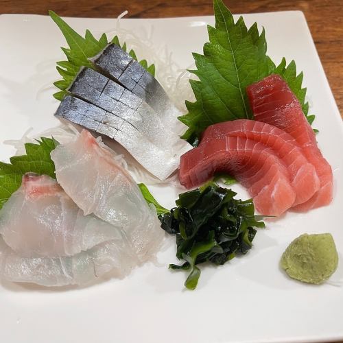 Assortment of 3 kinds of sashimi