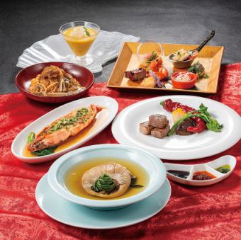 【青龙】极致奢华！中式全套菜式，包含整只鱼翅和巨型虾，共7道菜。