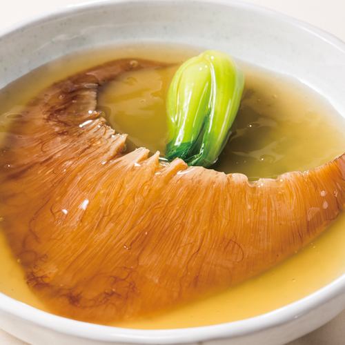 Braised Kesennuma shark fin and tail fin